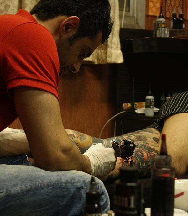 Kambiz arman un tatoueur iranien