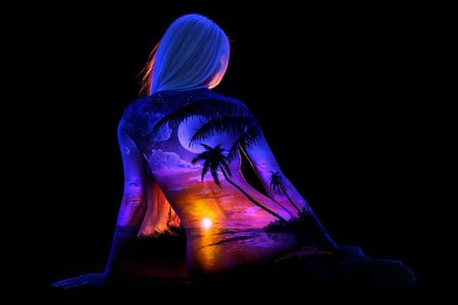 body-painting-fluorescent-(4)