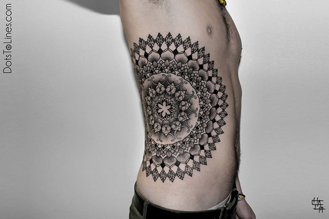 tatouage-dotwork-geometrique-Chaim-Machlev-(14)