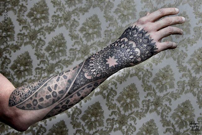 tatouage-dotwork-geometrique-Chaim-Machlev-(9)