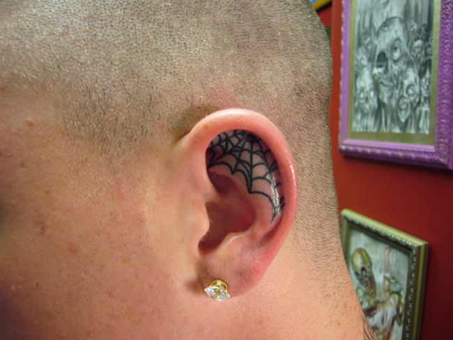 tatouage-sur-oreille-tattoo- (15)