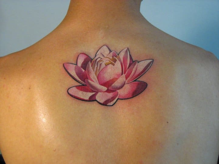 Tatouage d’une fleur de lotus – Inkage